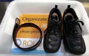 تصمیم عجیب آمریکا بعد ۲۰ سال؛ درآوردن کفش در فرودگاه دیگر اجباری نیست!