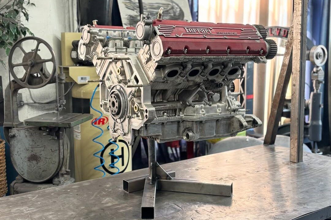 تولد یک هیولا / موتورسیکلت سفارشی با قلب فراری ساخته شد! /عکس