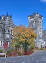 دانشگاه تورنتو میزبان دانشجویان هاروارد است که تحت تأثیر عدم اطمینان ویزا ایالات متحده قرار دارند