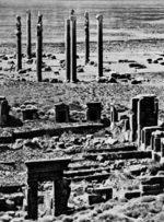 سفر به تاریخ ایران؛ وقت قاجارها در تخت جمشید خاکبرداری میکردند! سفر به تاریخ ایران؛ وقت قاجارها در تخت جمشید خاکبرداری میکردند!