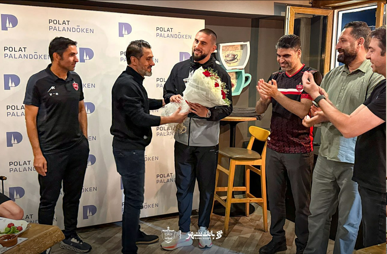 عکس| وداع پرسپولیسی‌ها با گندوز با یک مراسم ویژه