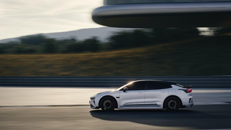 ماشین چینی ۲۰۰۰ اسب بخاری در راه است /عکس