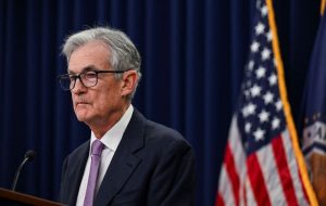 پاول فدرال می گوید خطوط مبادله دلاری ابزار مهمی هستند