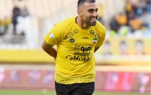 گزینه خط حمله استقلال با سپاهان قرارداد ندارد!