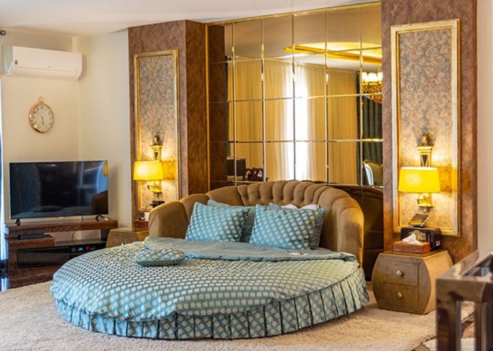 سوئیت ویژه در هتل آپارتمان تاج محل