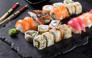 ۱۰ غذای برتر ژاپنی‌ها؛ سفر به دنیای طعم‌ها از سوشی تا شابو شابو