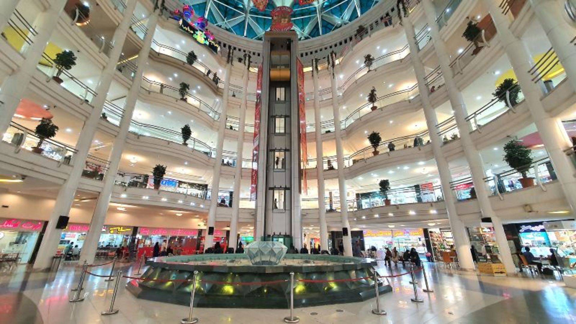 طبقه‌های مرکز خرید الماس شرق مشهد