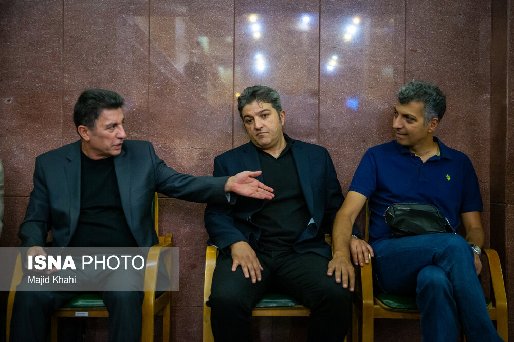 عکس | برخورد جالب فردوسی‌پور و قلعه‌نویی در مسجد