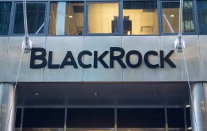 BlackRock برای Spot XRP ETF پرونده می گوید ، با نزدیک شدن به خط پایان
