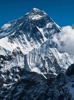 خطرناک‌ترین کوه‌های دنیا برای صعود؛ راه رفتن روی لبه پرتگاه و بازی با مرگ