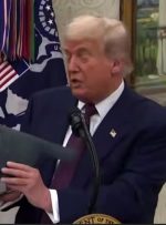 نمایش جنجالی ترامپ از ماکت بمب‌افکن‌های B-2 در حمله به ایران