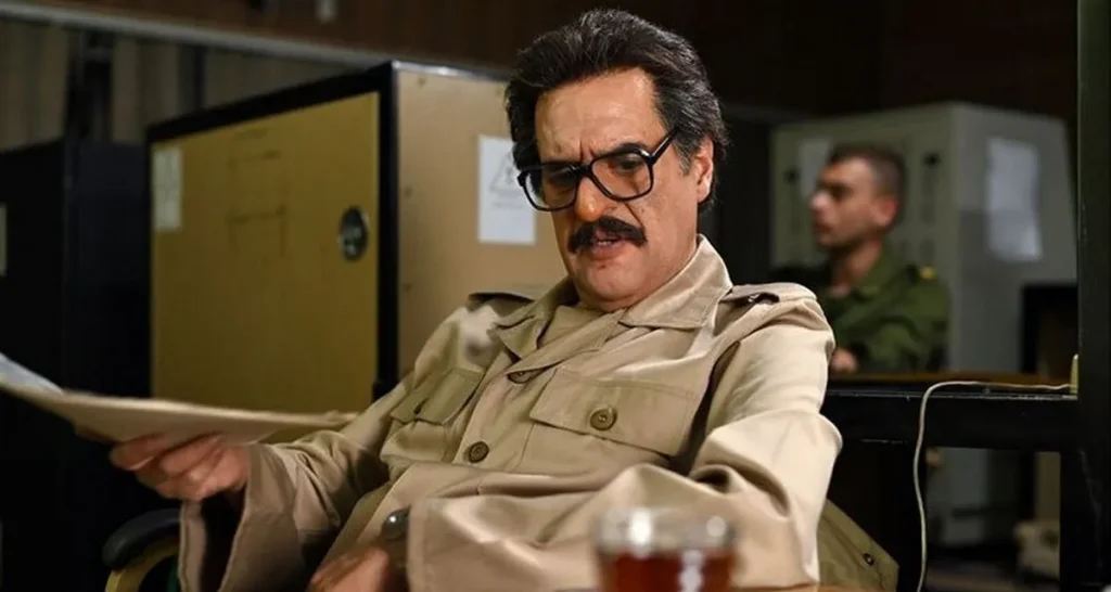 هومن برق‌نورد در نقش ابوالحسن بنی‌صدر