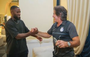 عکس | واکنش فرانسوی‌ها به حضور یک ستاره در استقلال