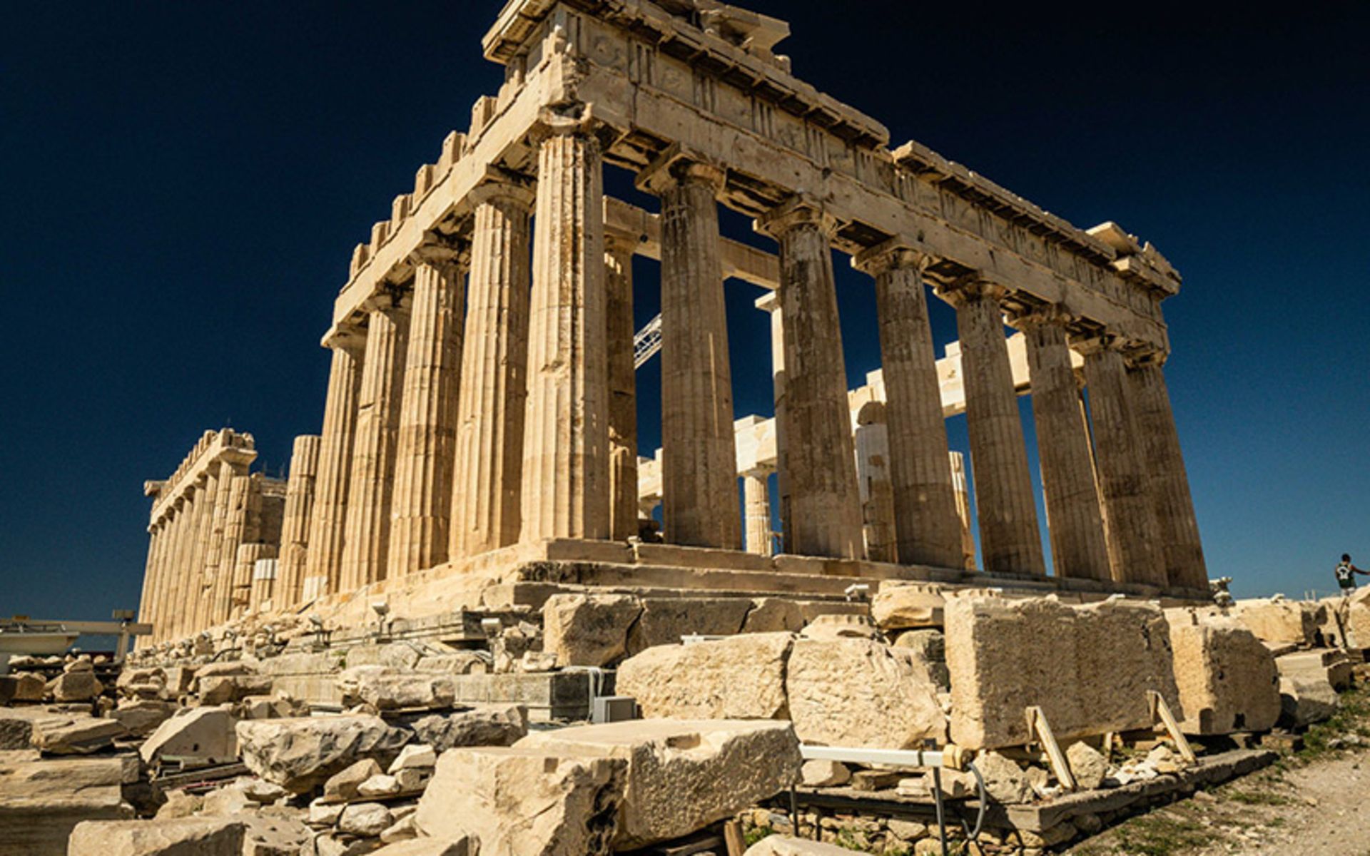 سازه تاریخی ستون دار در آتن یونان