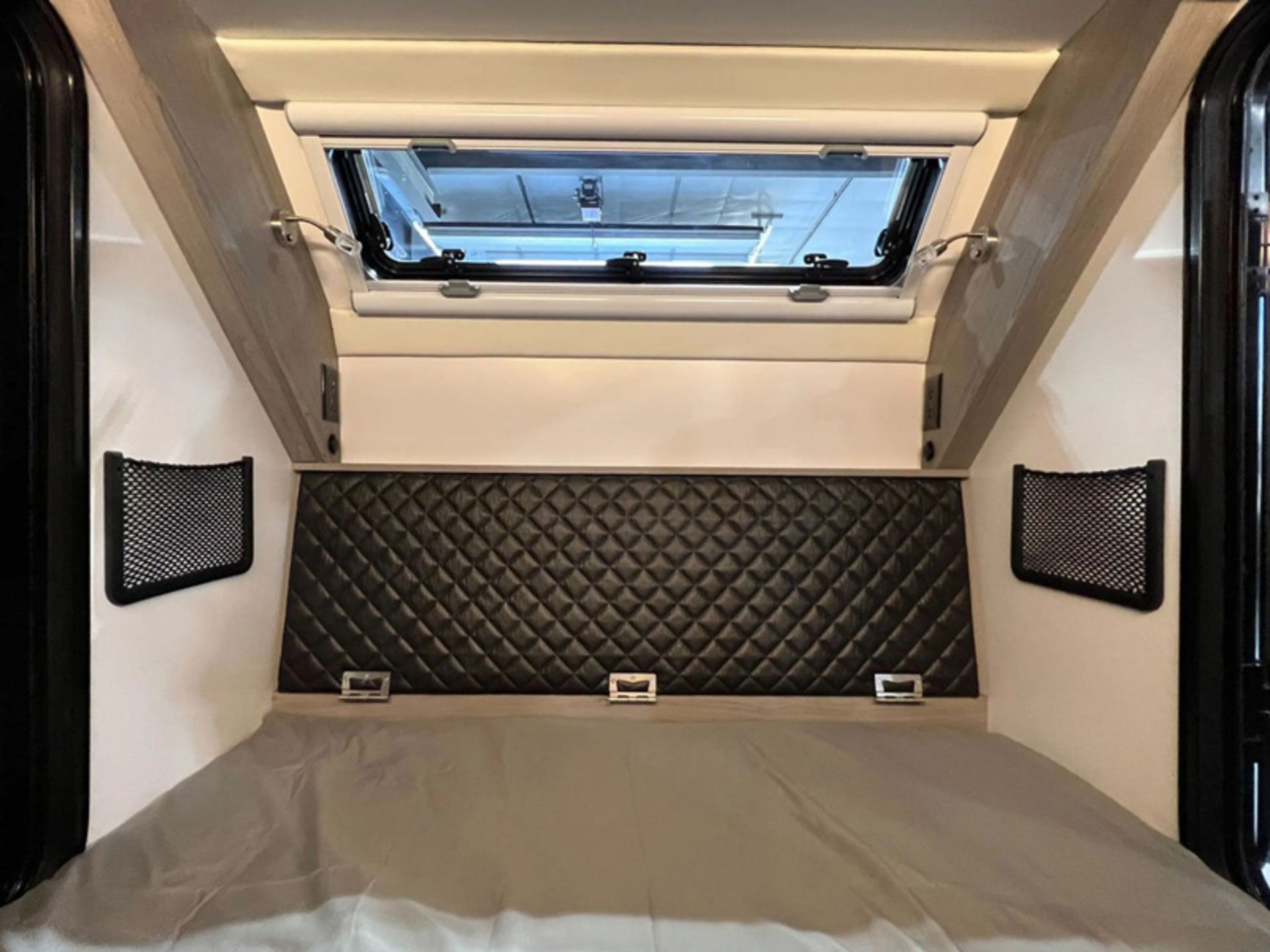 تختخواب کاروان ایمپریال اوت دورز