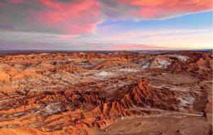 سفر به خشک‌ترین نقطه زمین؛ اینجا قرن‌ها باران نباریده است!