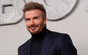 عکس | دیوید بکام و رونمایی از کفش‌های صورتی آدیداس