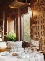 گران‌ترین تجربه‌های گردشگری جهان؛ از دیدن گوریل‌ها تا سفر به فضا