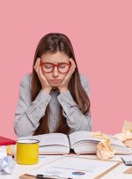 اهمال کاری در درس خواندن؛ عوامل ایجادکننده و مقابله با آن‌