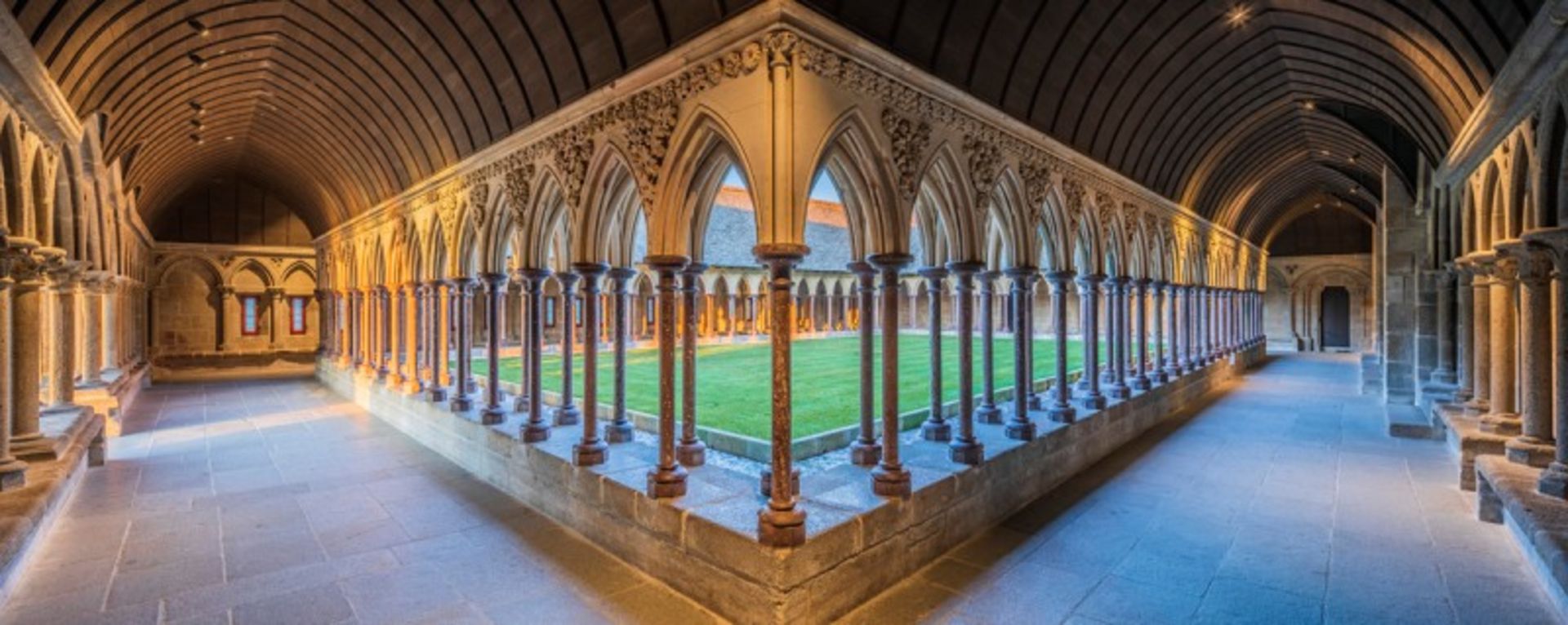 فضای داخلی صومعه مون‌ سن‌ میشل