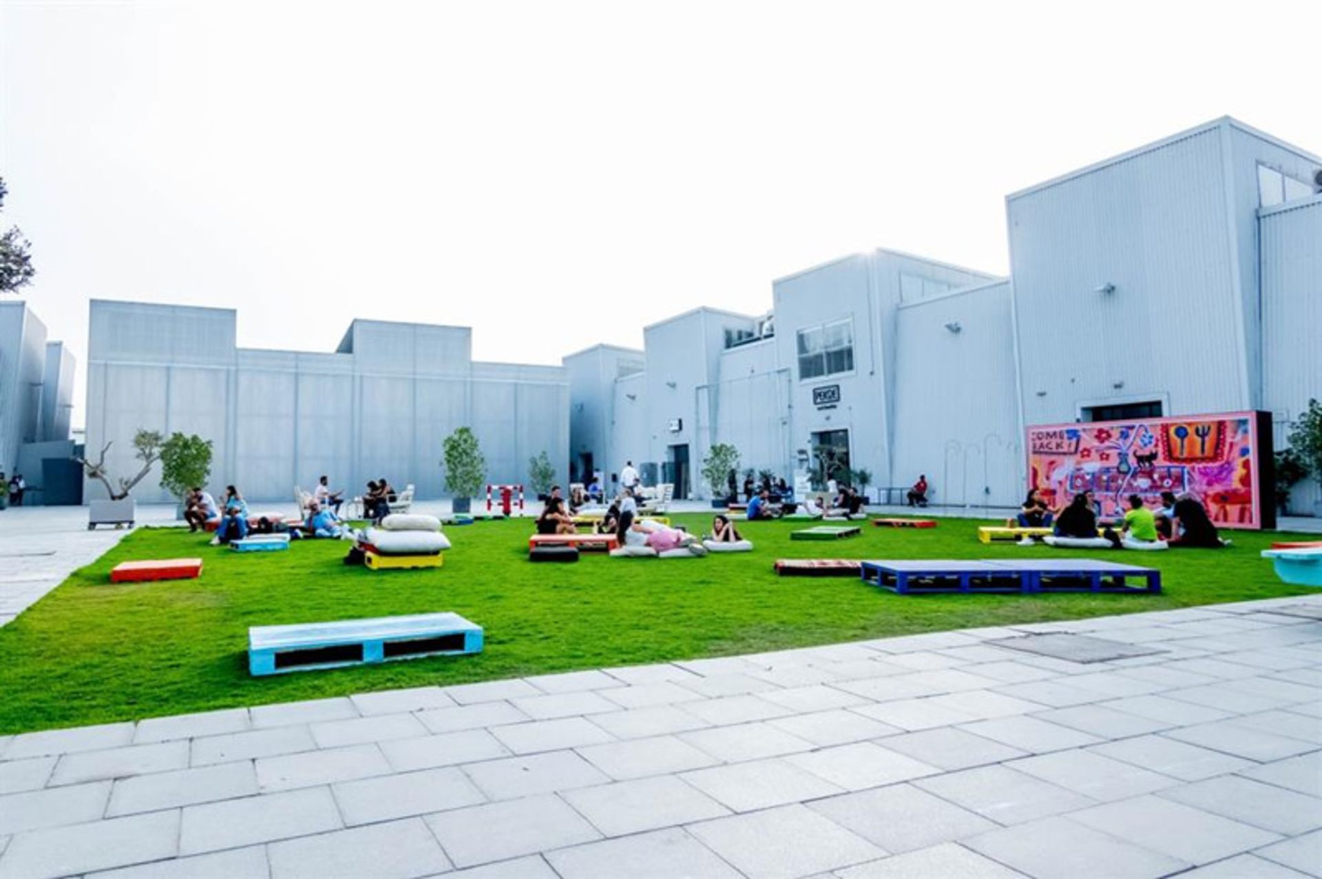 گالری هنری السرکال در فضای باز