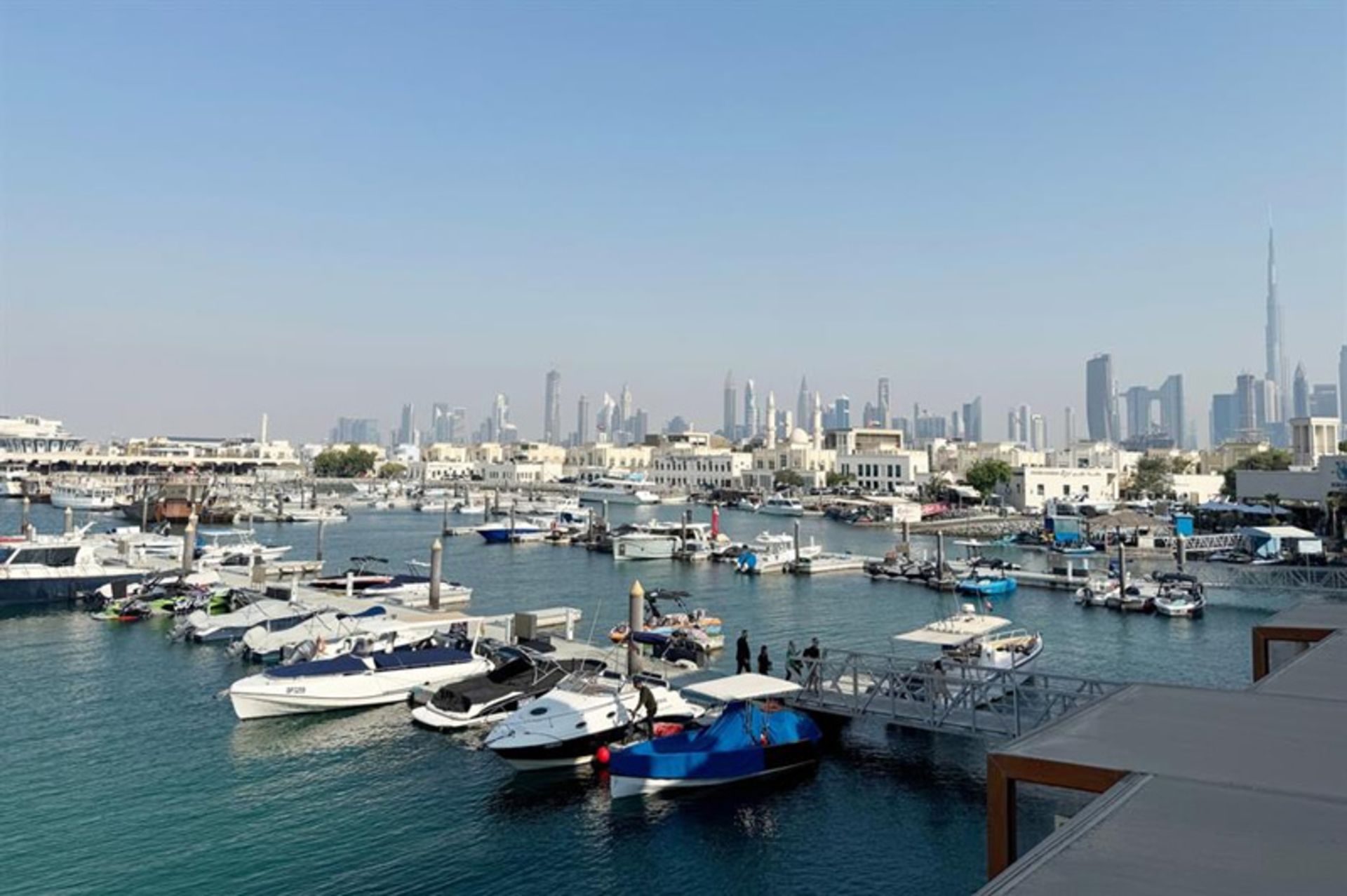 قایق های تفریحی در اسکله ماهیگیری جمیرا