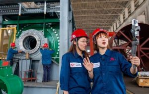 کاهش شدید سود شرکت‌های دولتی چین/ رشد صنایع پیشرفته در برابر سقوط بخش معدن در چین