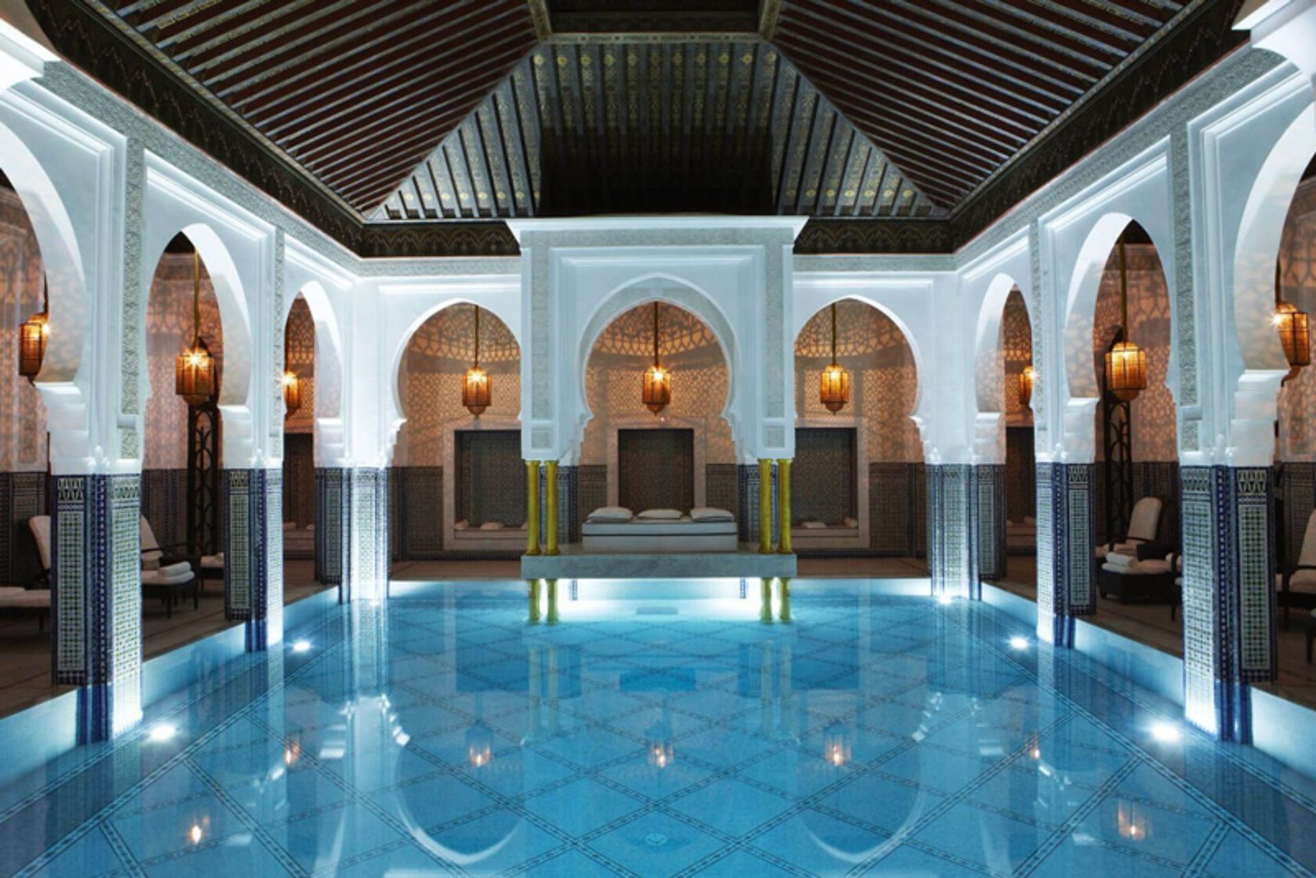 استخر هتل  لا مامونیا