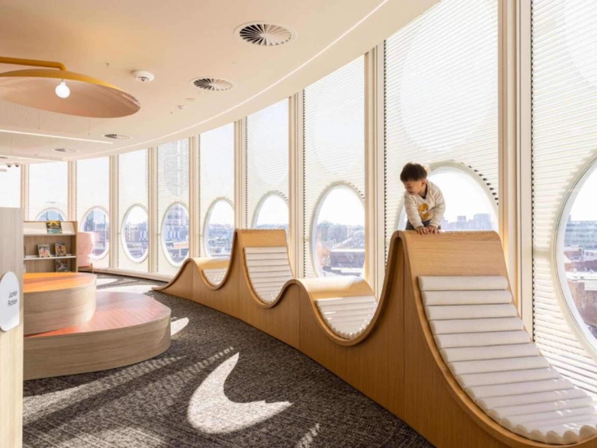 فضای مخصوص کودکان در کتابخانه یلاموندی 