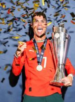 اظهار نظر جنجالی رونالدو در مورد توپ طلا؛ جایزه فیک!