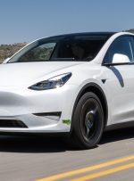 حضور تسلا در خیابان‌های تهران / مدل Y در میان پراید و پیکان / عکس و فیلم