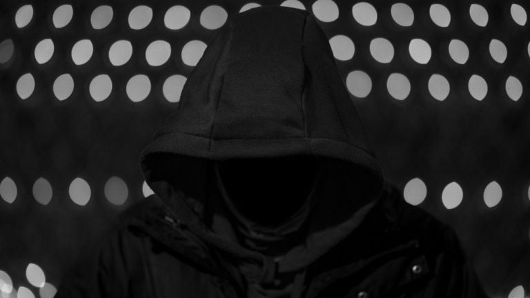 سرقت بزرگ ساتوشی: مجسمه خالق بیت کوین گم شد و در لوگانو یافت شد