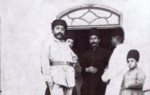 سفر به عصر قاجار؛ مظفرالدین شاه با سبیل‌های خاصش پس از شکار!