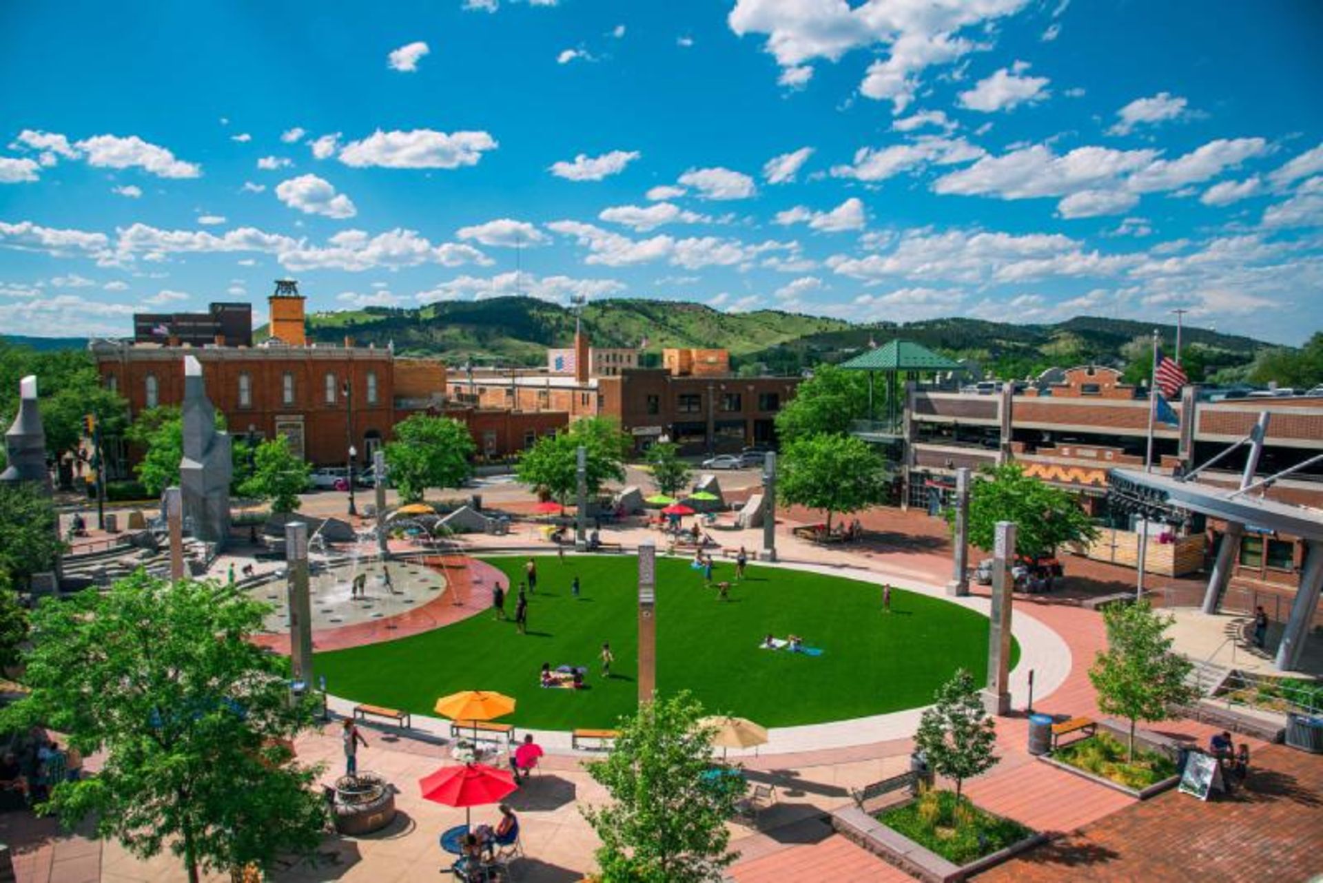 میدان مین‌استریت رپید سیتی 