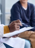 شکستن: الزامات جدید معاینه پزشکی برای برنامه های اقامت دائمی تحت ورود صریح