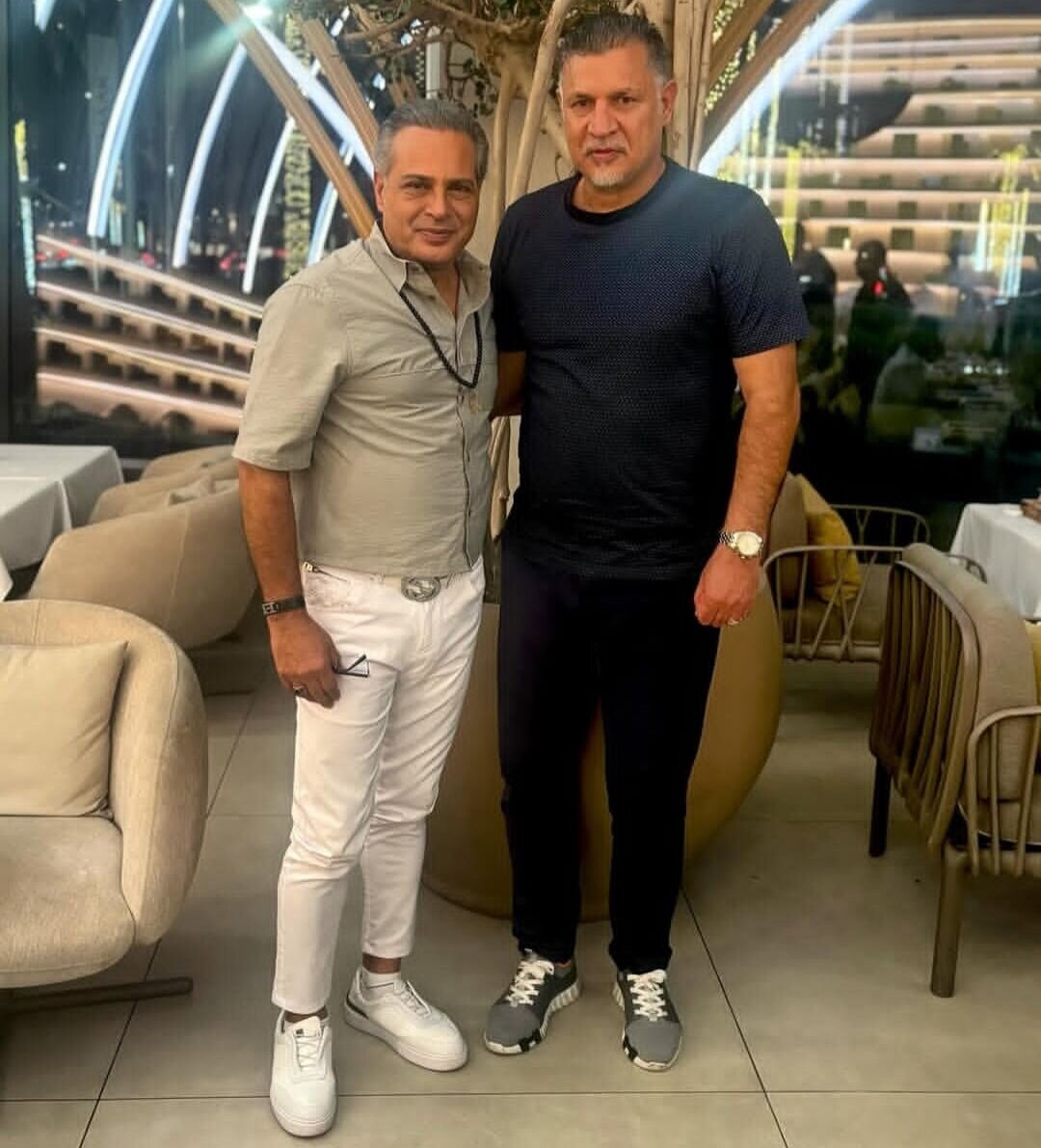 عکس| دیدار صمیمانه علی دایی با خواننده لس آنجلسی