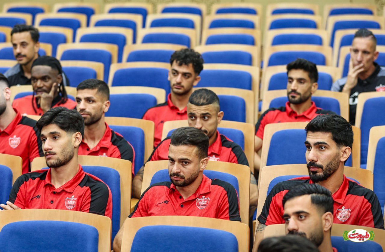 عکس| معرفی میشائیل اوینینگ به پرسپولیسی‌ها