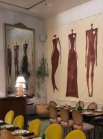 ویدیو | دیوان با دیوارنگاره‌هایی از نقاش خیابانی تهران