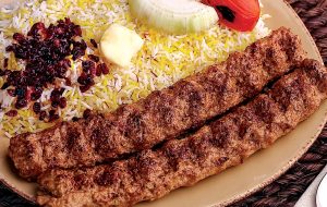 چلوکباب ۳۶ درصد ارزان شد/ تصویر عجیب از نرخ انواع چلوکباب و غذا در تهران ۵۰ سال قبل