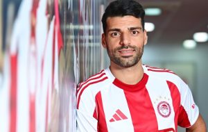 عکس | نخستین تاثیر طارمی در یونان؛ صفحه المپیاکوس منفجر شد!