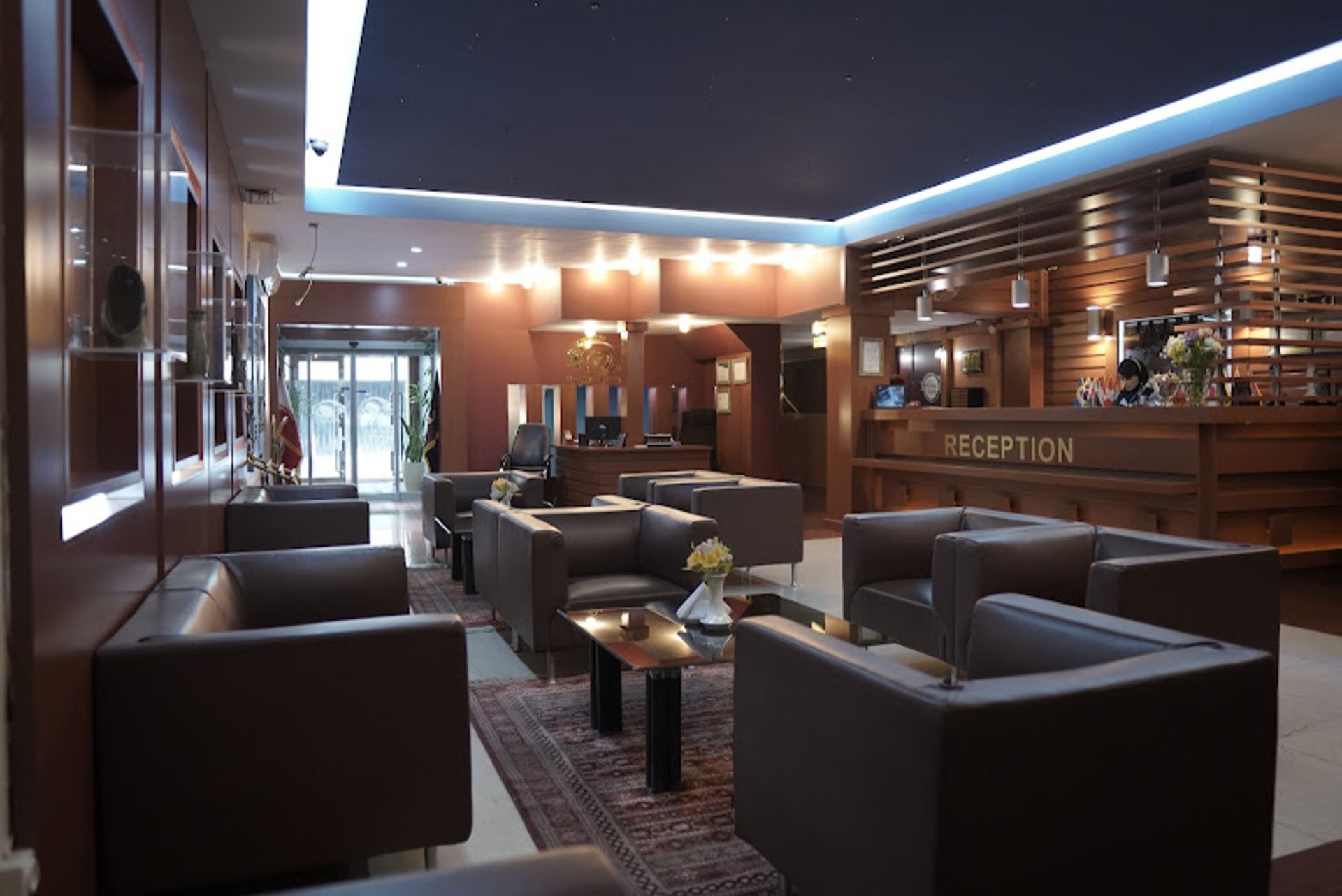 لابی لوکس هتل هالی تهران