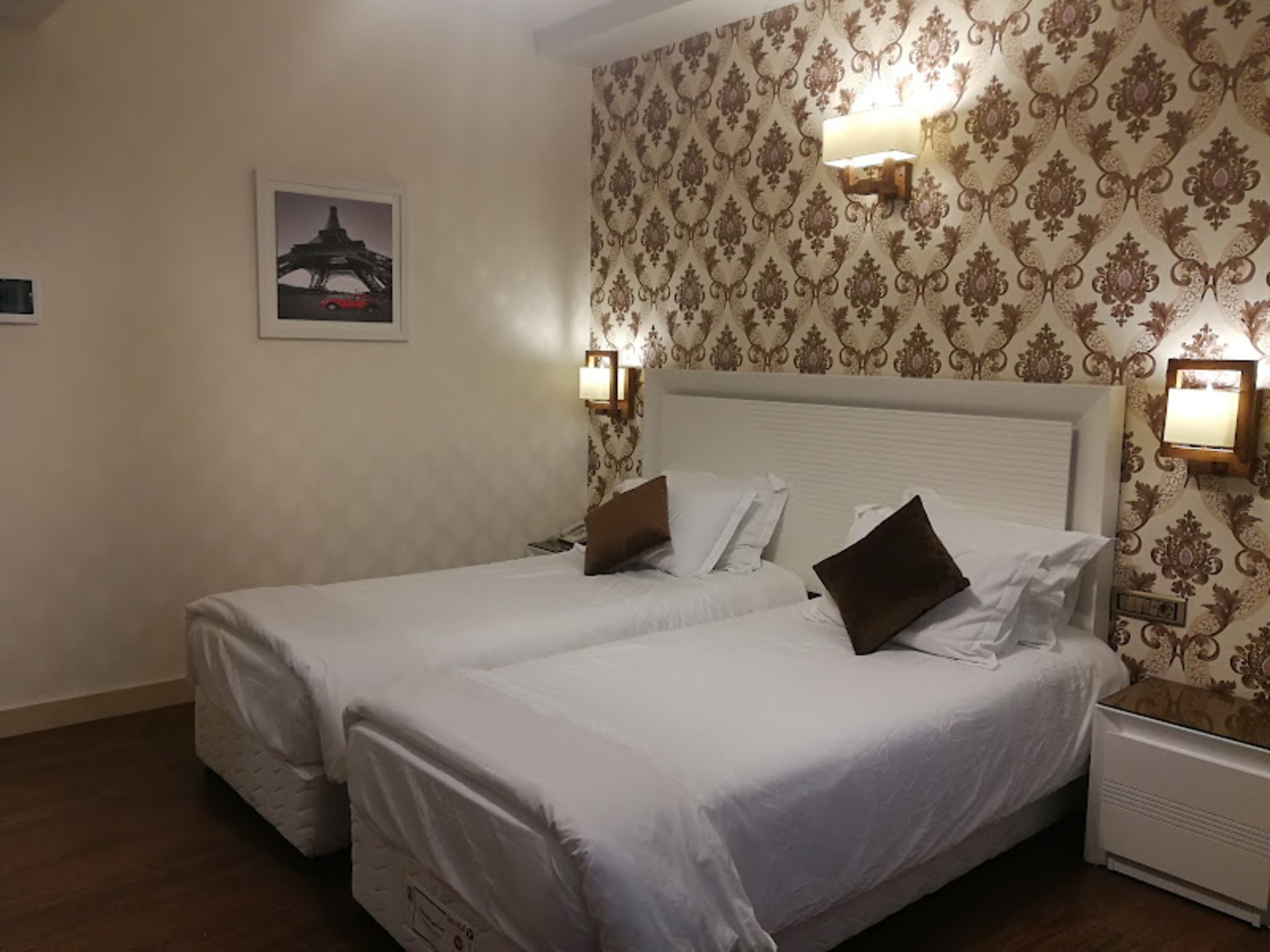 فضای داخلی اتاق دو تخته هتل ایریانو