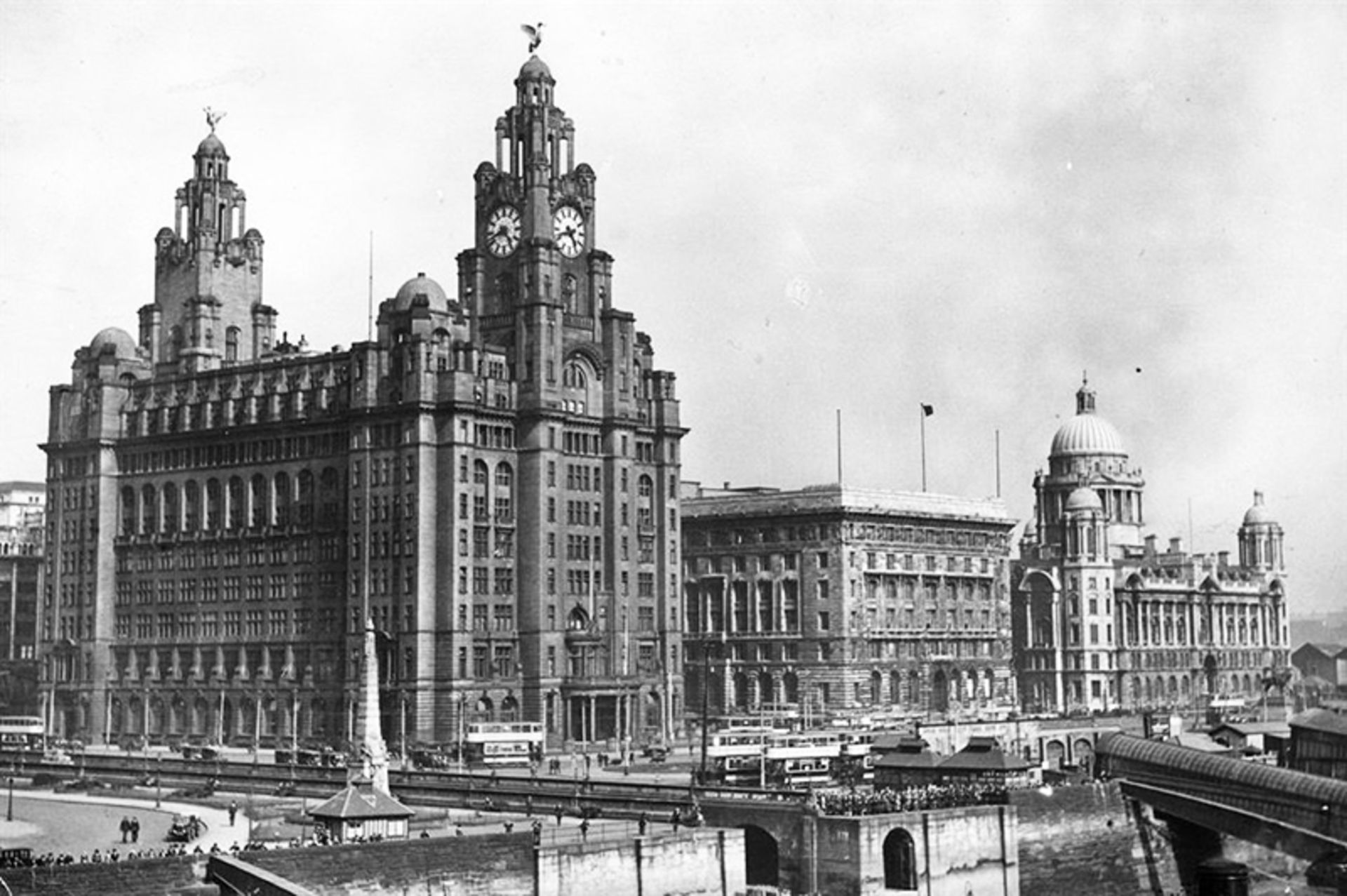 ساختمان های بلند تاریخی در شهر لیورپول