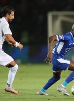 عکس | وقتی ستاره استقلال پیانو می‌زند!