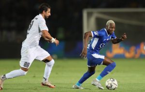 عکس | وقتی ستاره استقلال پیانو می‌زند!