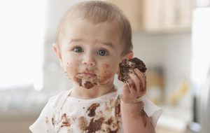 لکه های روی لباس را چگونه پاک کنیم؛ از بین بردن ۱۲ لکه از پیراهن تا شلوار لکه های روی لباس را چگونه پاک کنیم؛ از بین بردن ۱۲ لکه از پیراهن تا شلوار