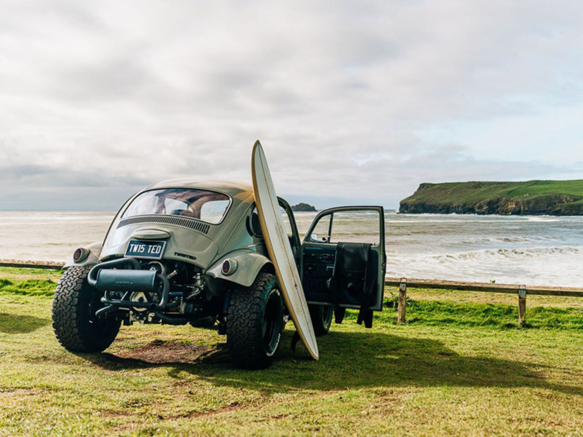 تخته اسکی روی آب و خودروی آفرود تی باگ