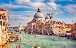 جاذبه‌های جهان زیر فشار گردشگری؛ وقتی زیبایی قربانی شهرت می‌شود