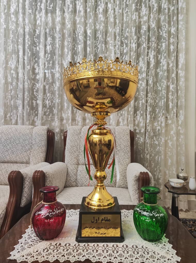 مردی که بوی تختی را می‌دهد!