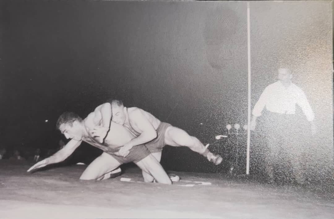 مردی که بوی تختی را می‌دهد!